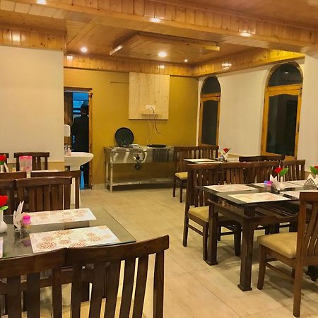 The Avenue Hotel , Manali A River Side Hotel Bagian luar foto