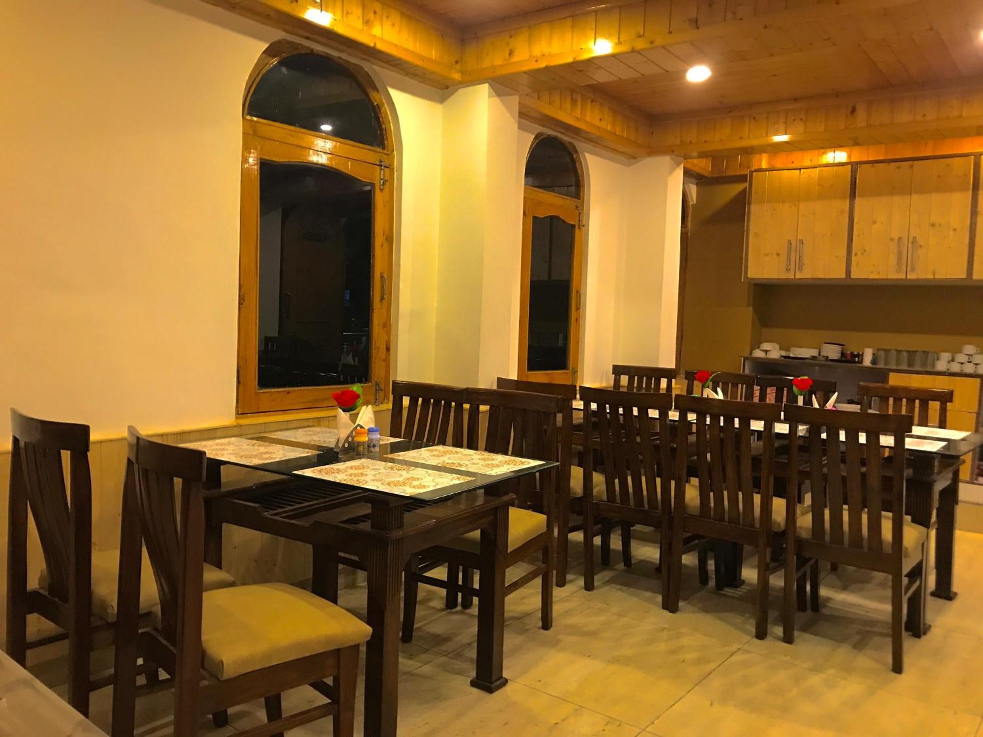 The Avenue Hotel , Manali A River Side Hotel Bagian luar foto