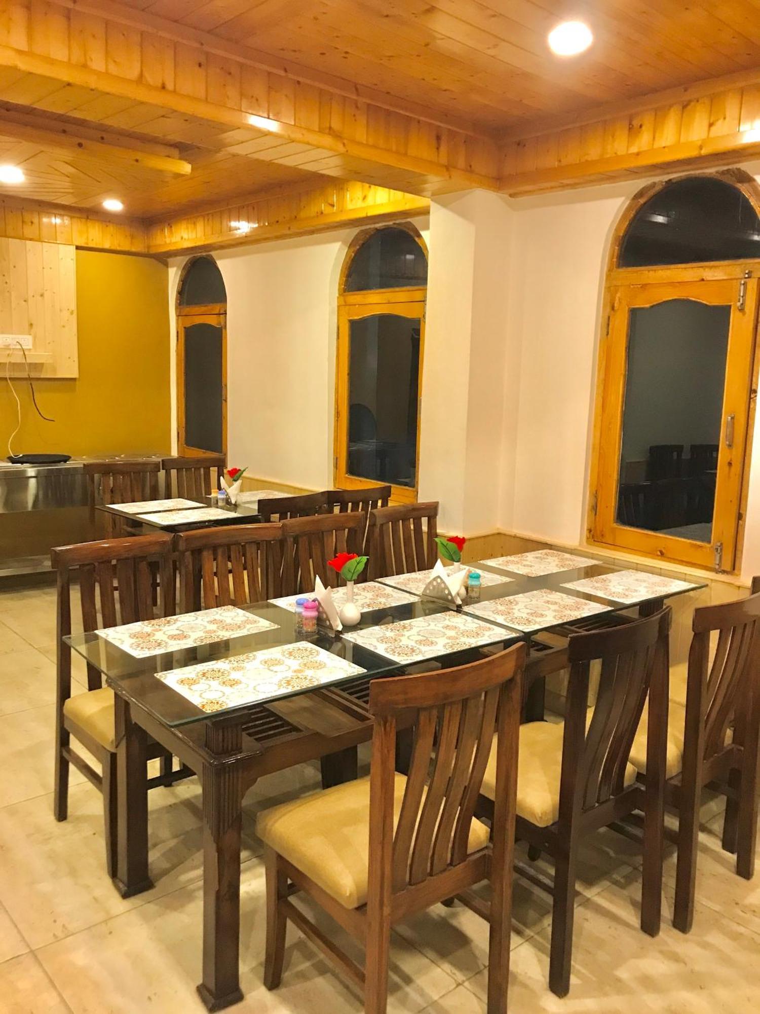 The Avenue Hotel , Manali A River Side Hotel Bagian luar foto