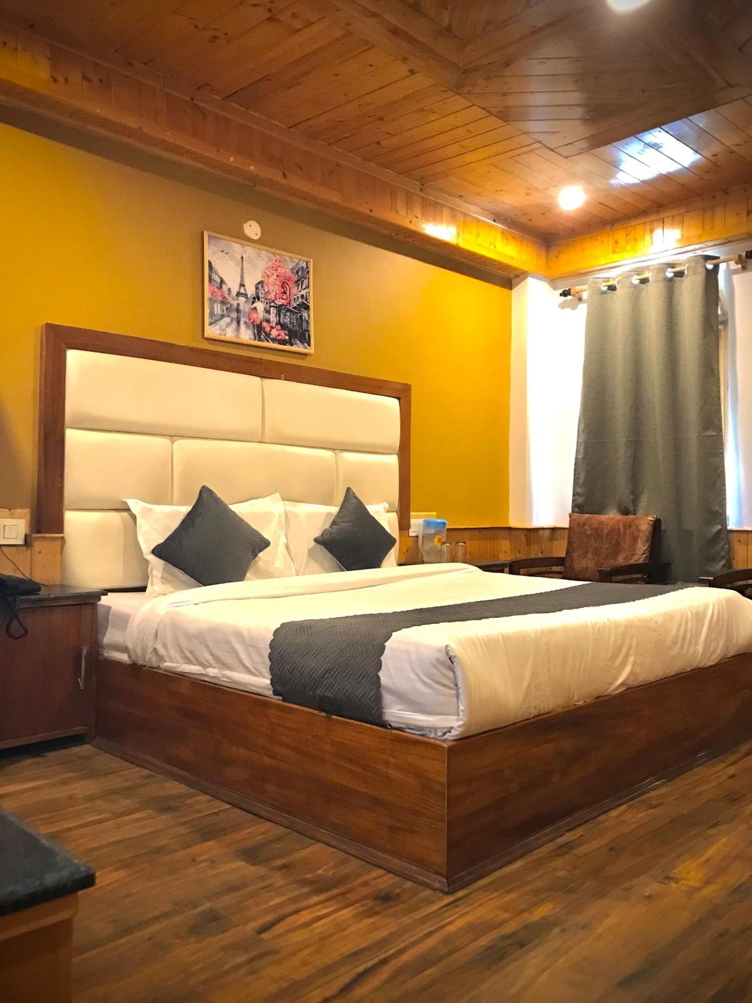 The Avenue Hotel , Manali A River Side Hotel Bagian luar foto